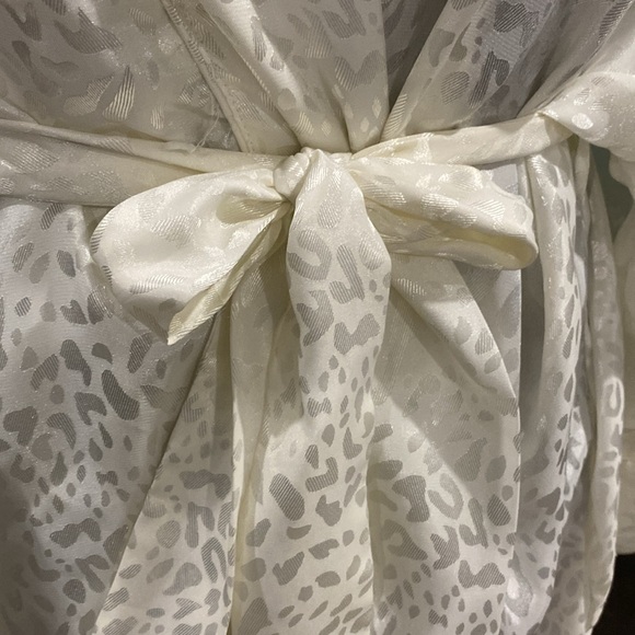 Vintage Decadence Leopard Satin Damask Wrap / Robe |Size M/L - Picture 6 of 12